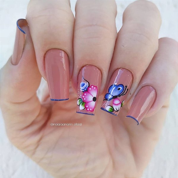 como remover adesivo de unha sem estragar