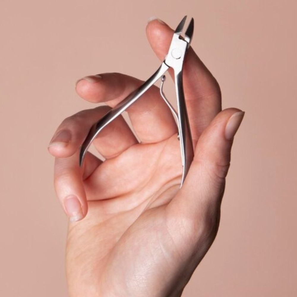 5 truques geniais para amolar seu alicate de unha em casa