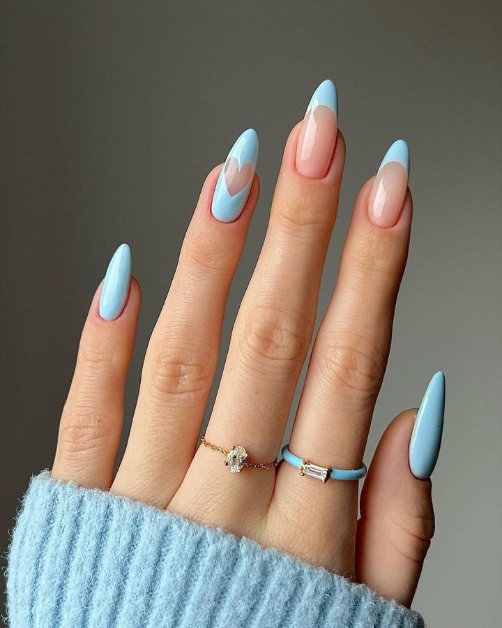 Unhas francesinha azul claro