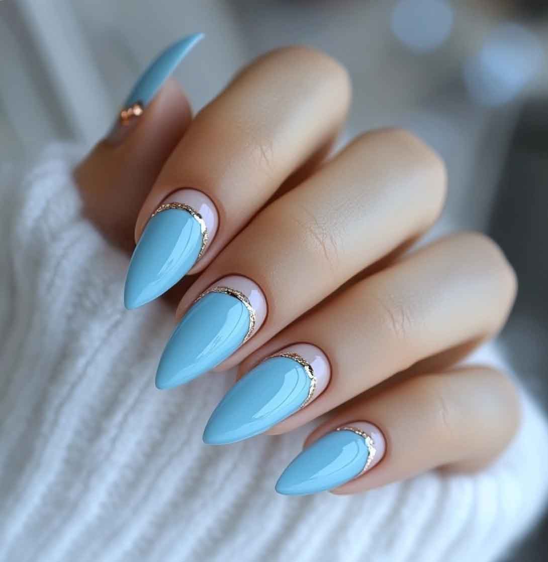 Unhas degradê azul claro