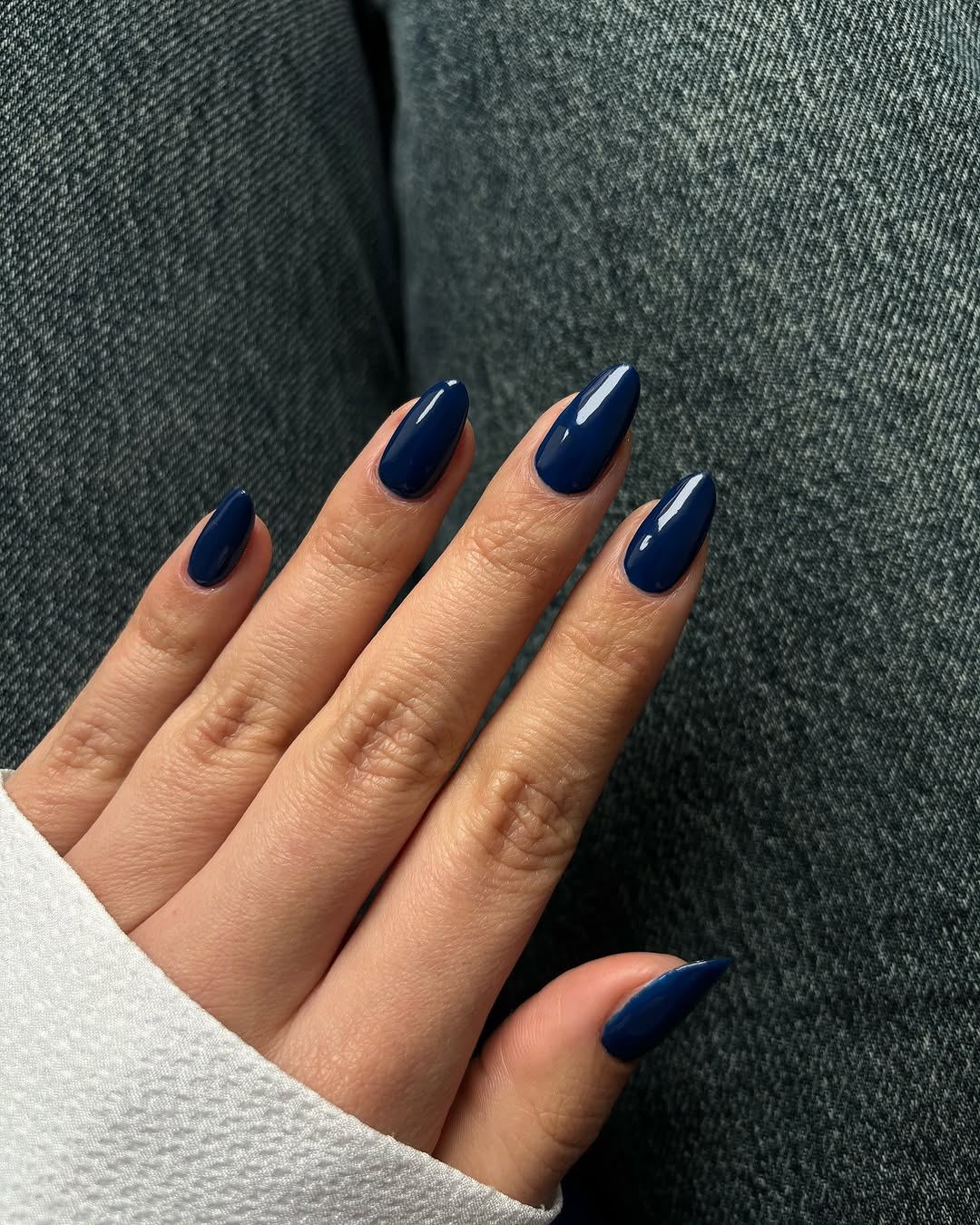 azul escuro unha