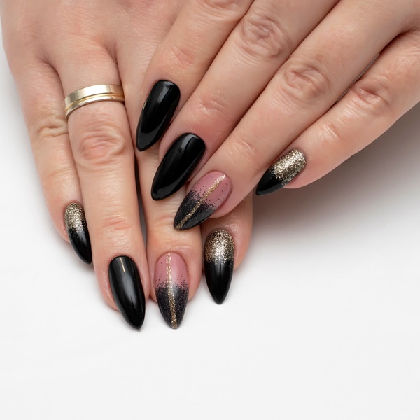 com glitter luxo unha preta decorada