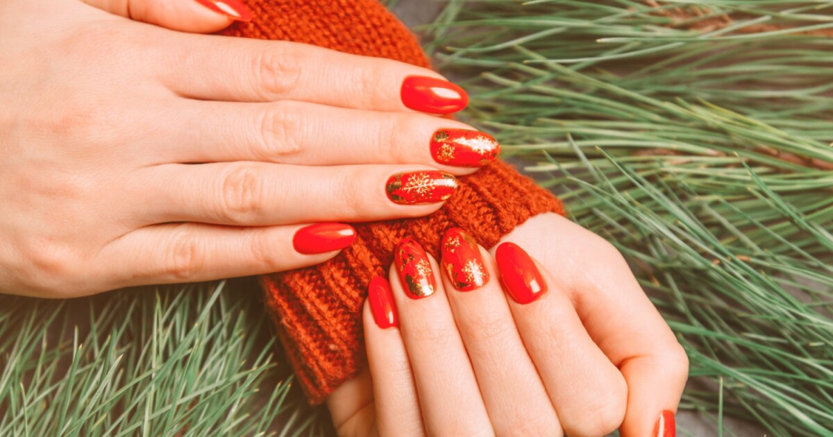 como tirar esmalte em gel em casa