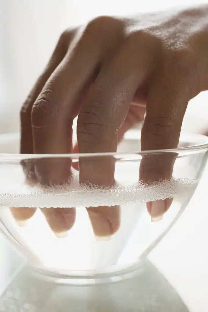 Mitos e Verdades sobre a Remoção de Unhas de Gel em Casa