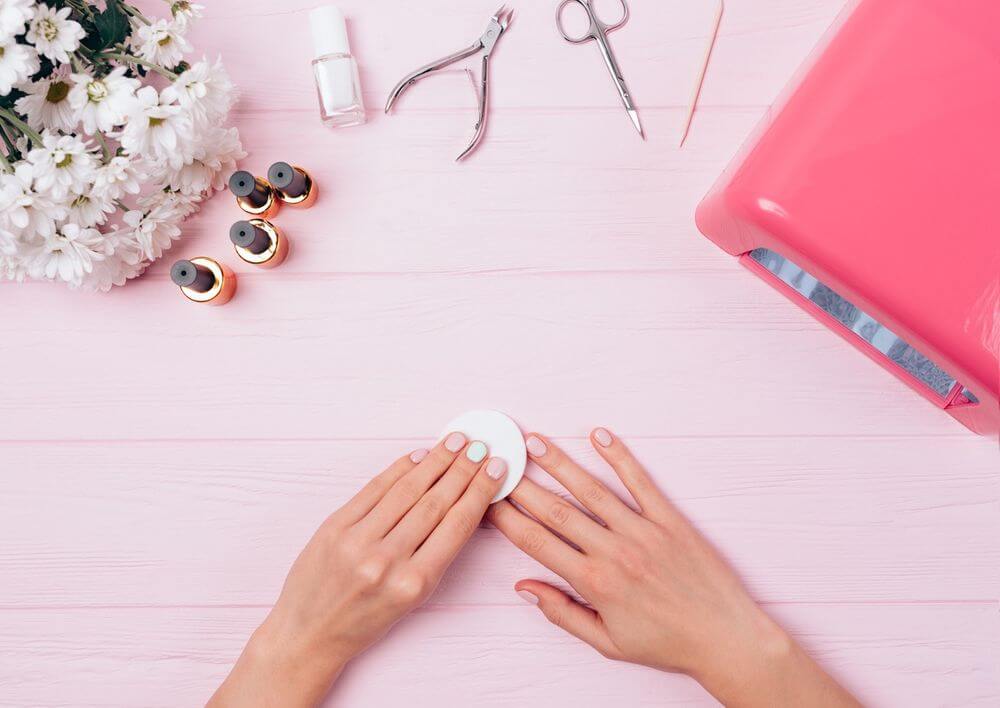 Os melhores removedores de esmalte sem acetona do mercado