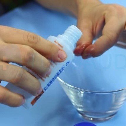 como tirar super bonder da unha