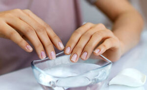 Mitos e Verdades sobre a Cola Super Bonder nas Unhas Postiças