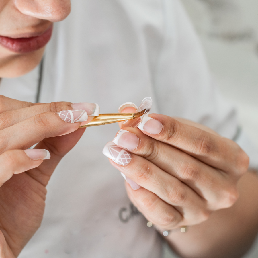 5 Dicas Essenciais para Remover Unhas Postiças sem Danificar suas Unhas Naturais