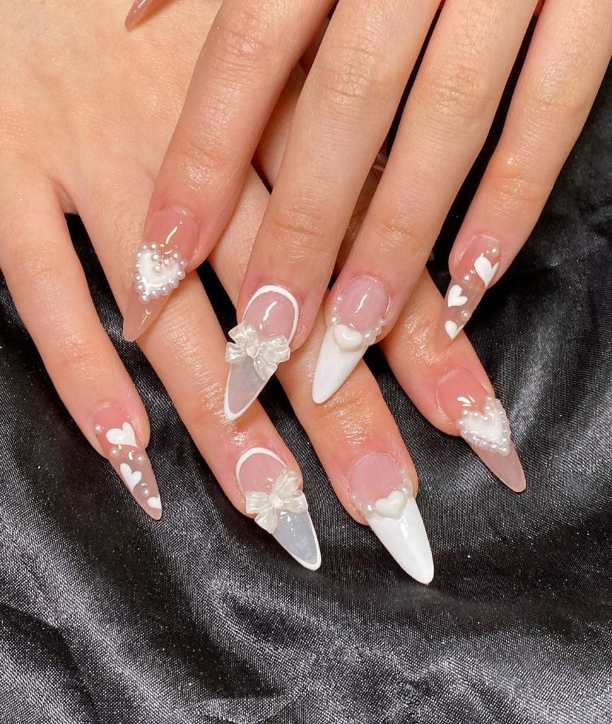 unha coquette com francesinha e laço