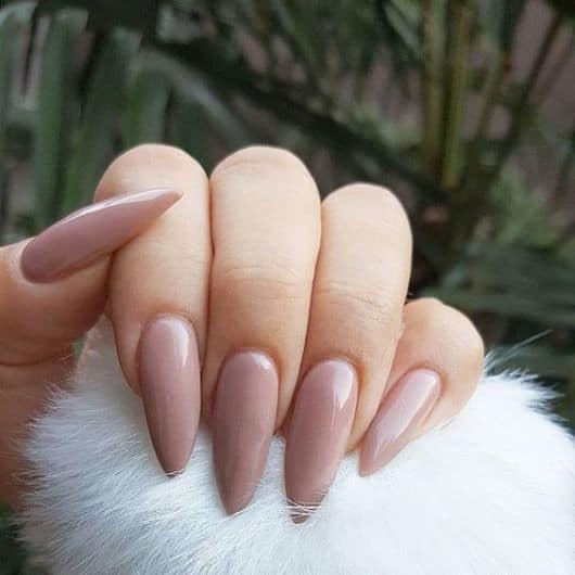 Nude areia