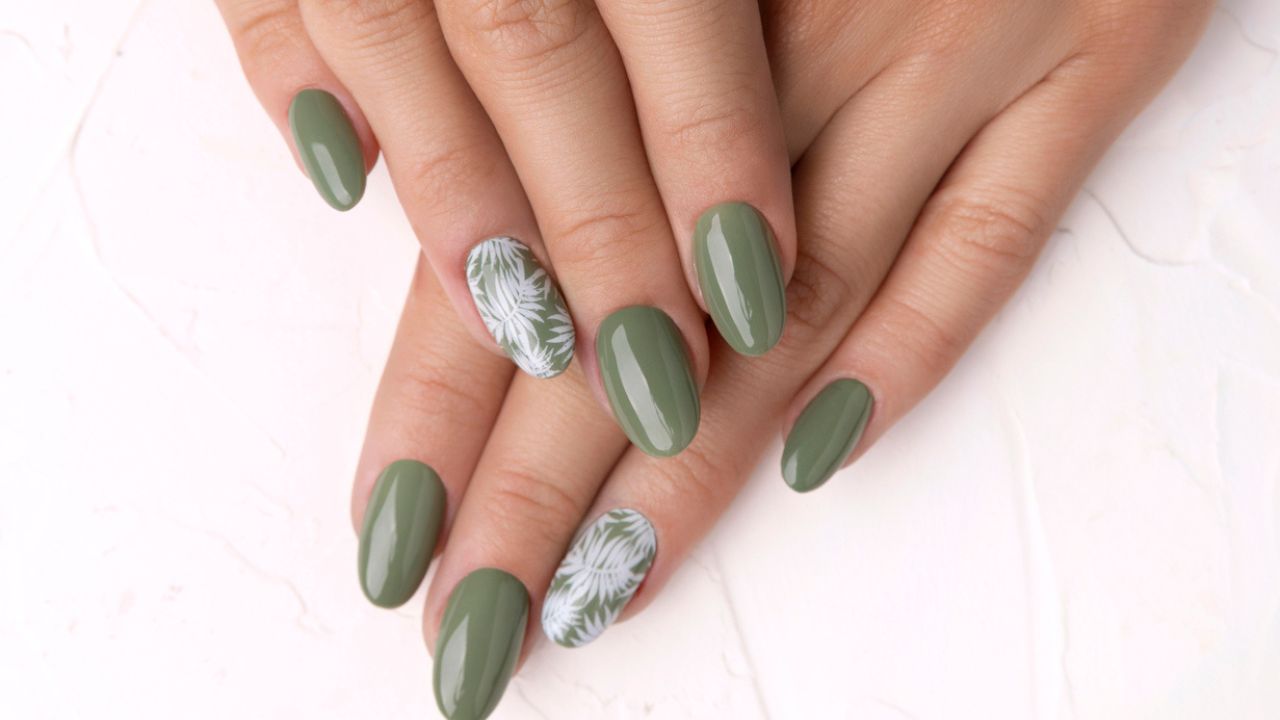 esmalte para vestido verde militar