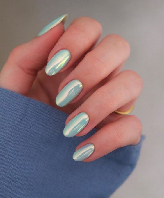 esmalte vermelho com vestido verde
