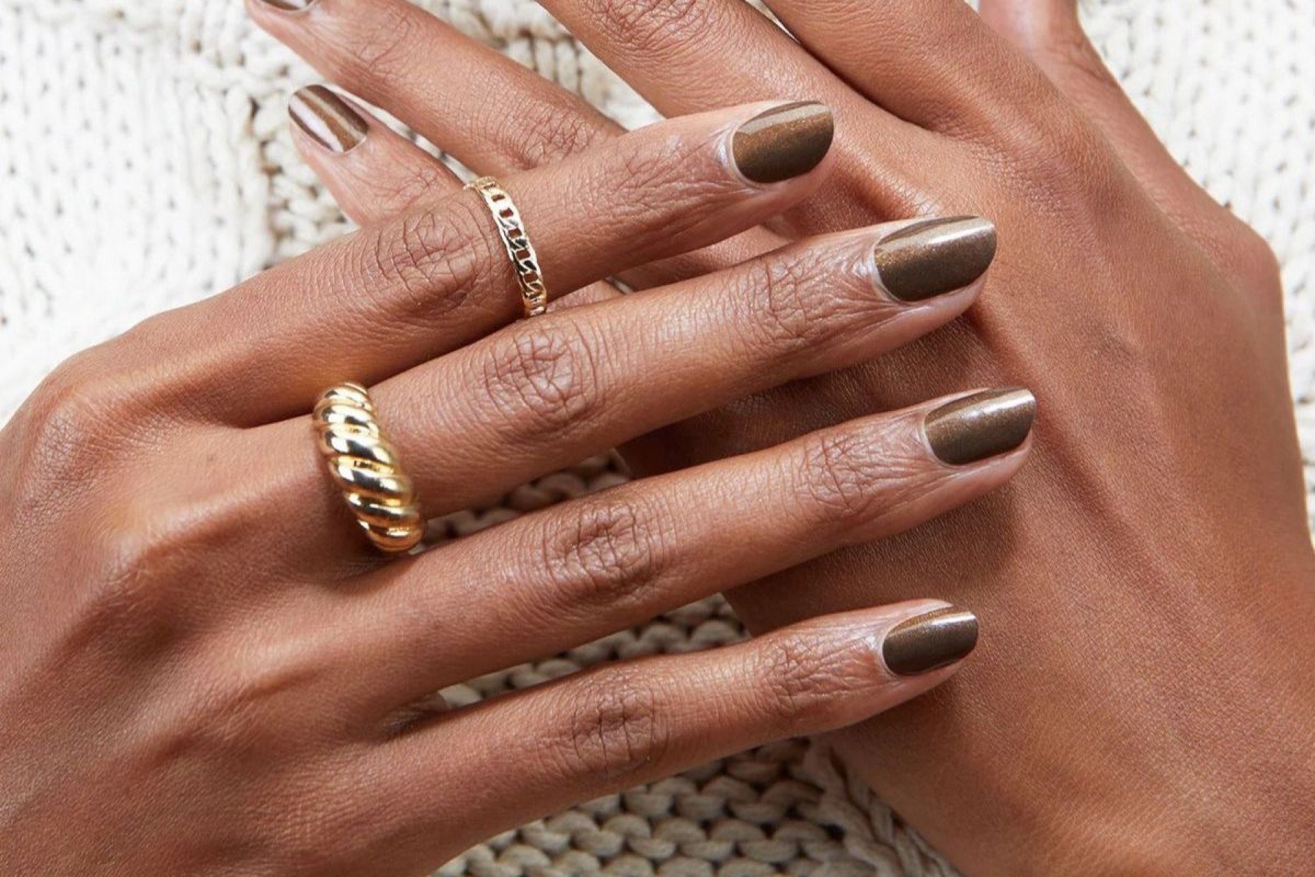 esmalte nude vs esmalte vibrante para pele morena