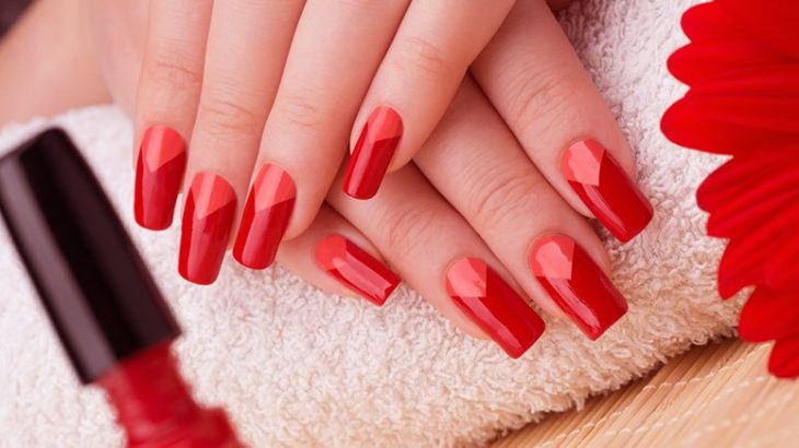 esmalte vinho unhas de rica