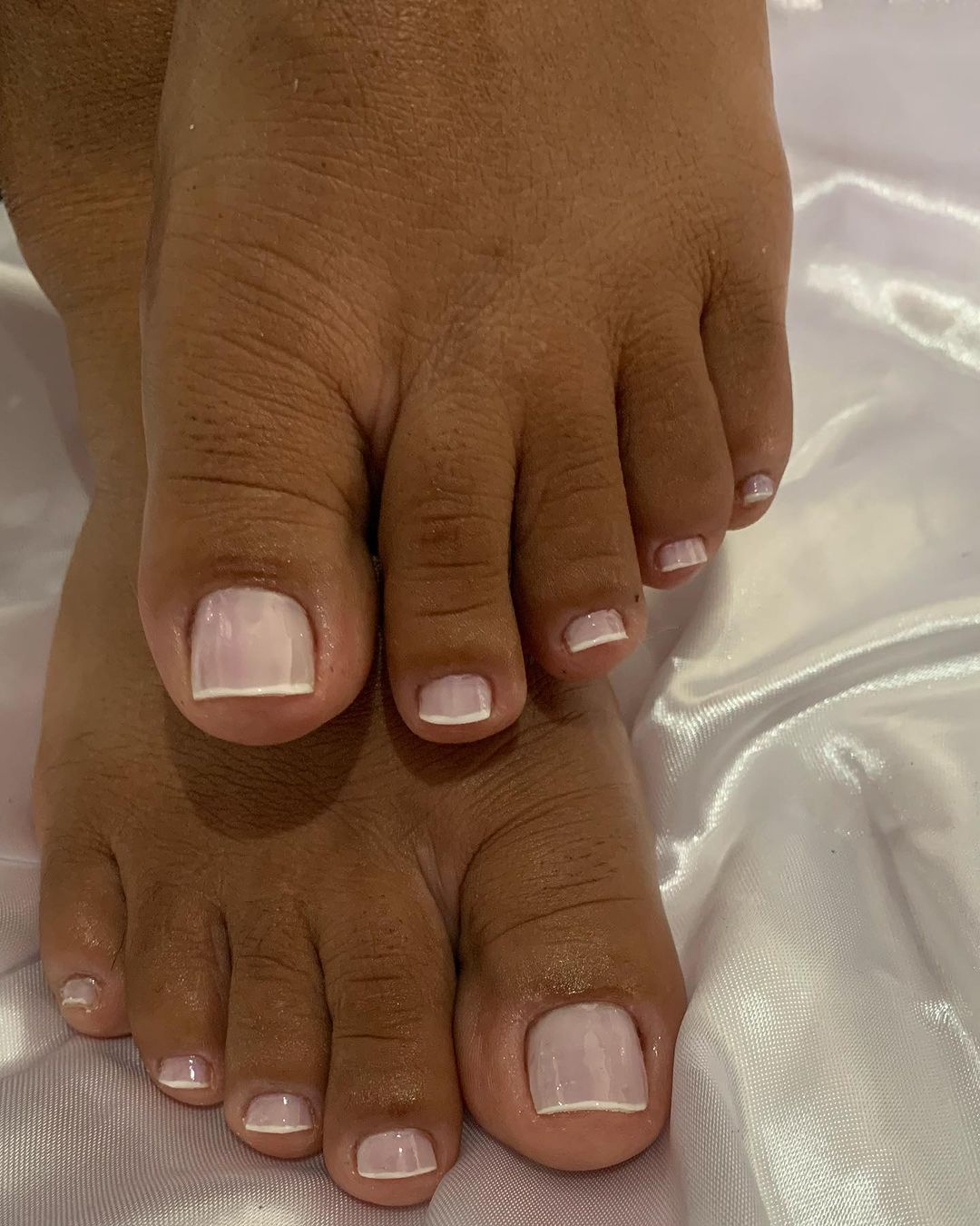 esmalte barato para pe moreno