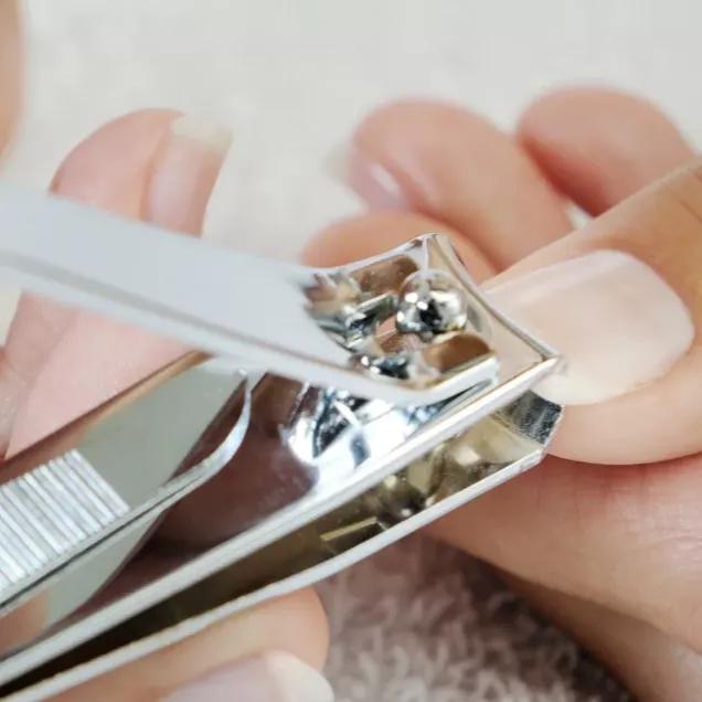 Manutenção e Higienização: Prolongue a Vida Útil do Seu Cortador de Unha Postiça