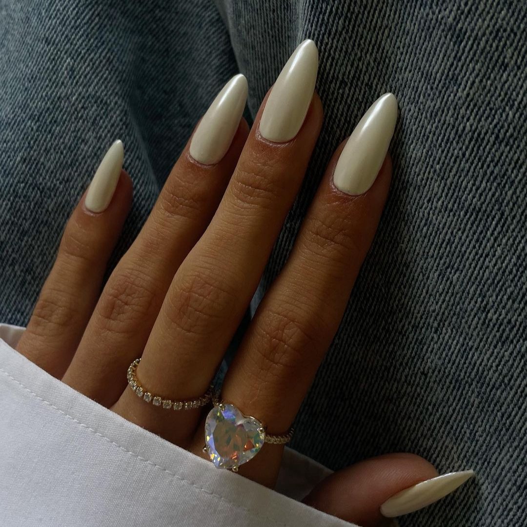 unhas brancas decoradas 2026