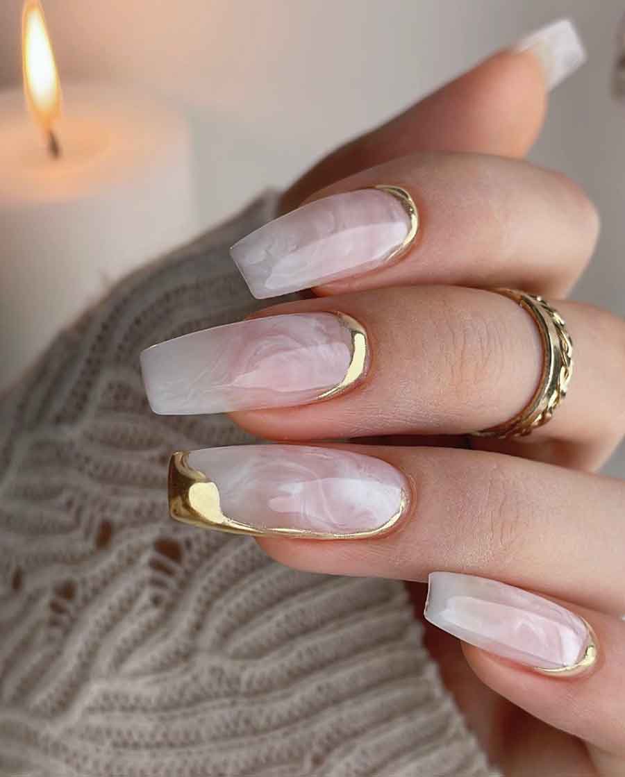 quanto custa fazer unhas com folha de ouro em salão