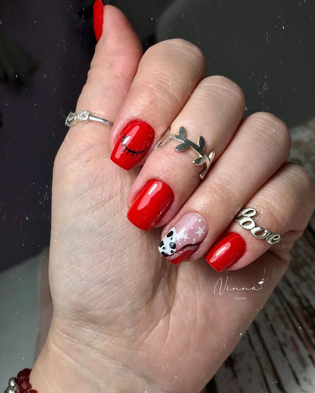 decoração de unha em gel vermelha