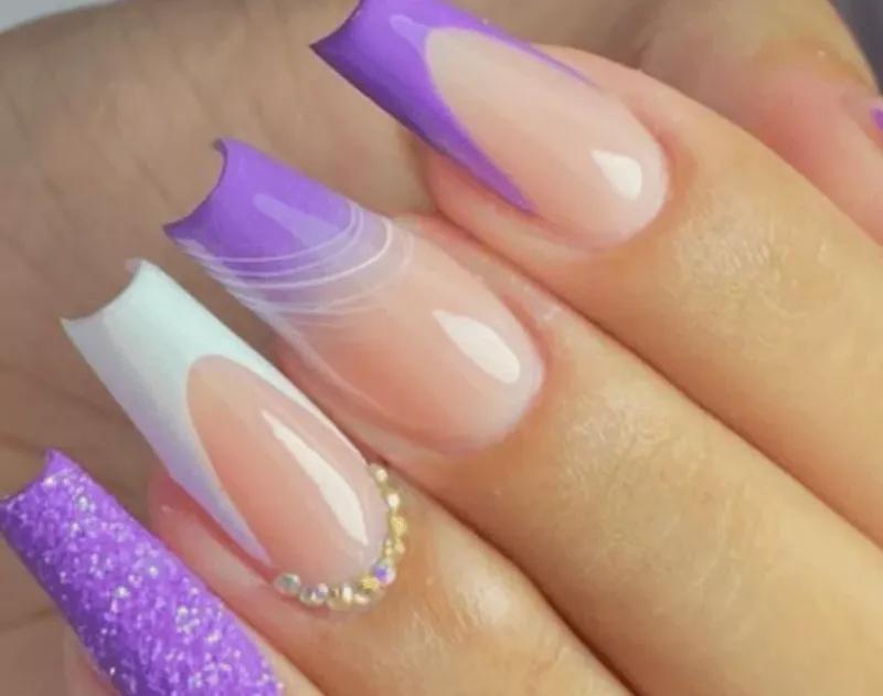 unha lilás degradê ombré