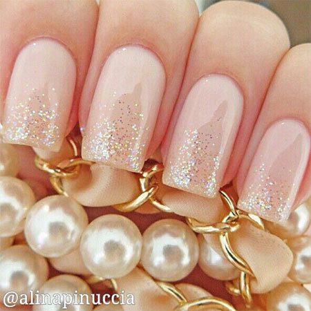 unhas brancas vs unhas douradas para o réveillon: qual escolher?