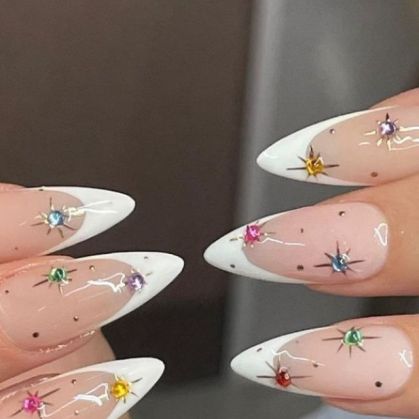 ideias de decoração de unhas para ano novo com glitter