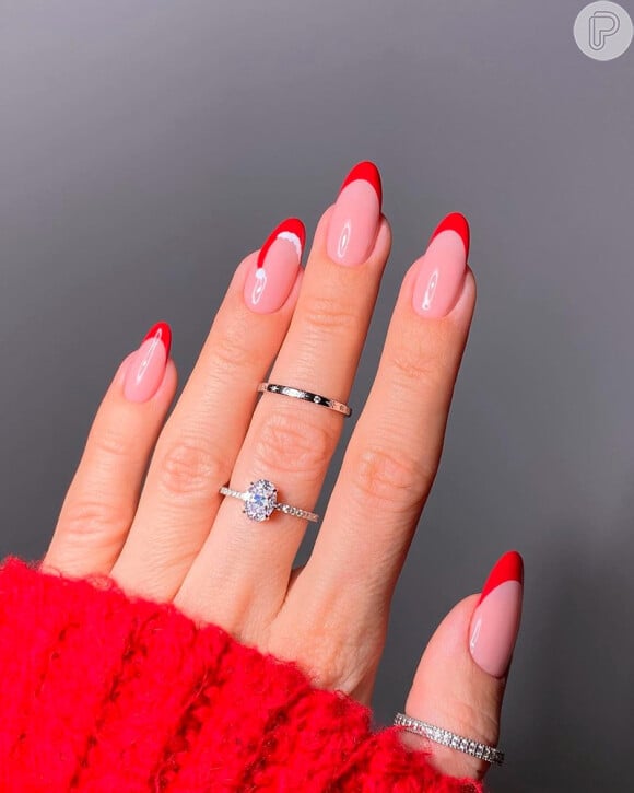 unhas de natal douradas