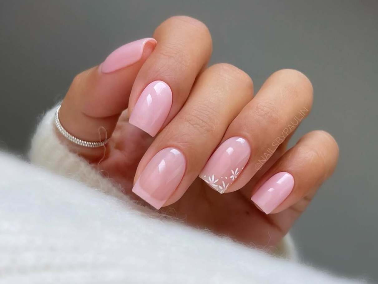 unha rosa e branco com glitter