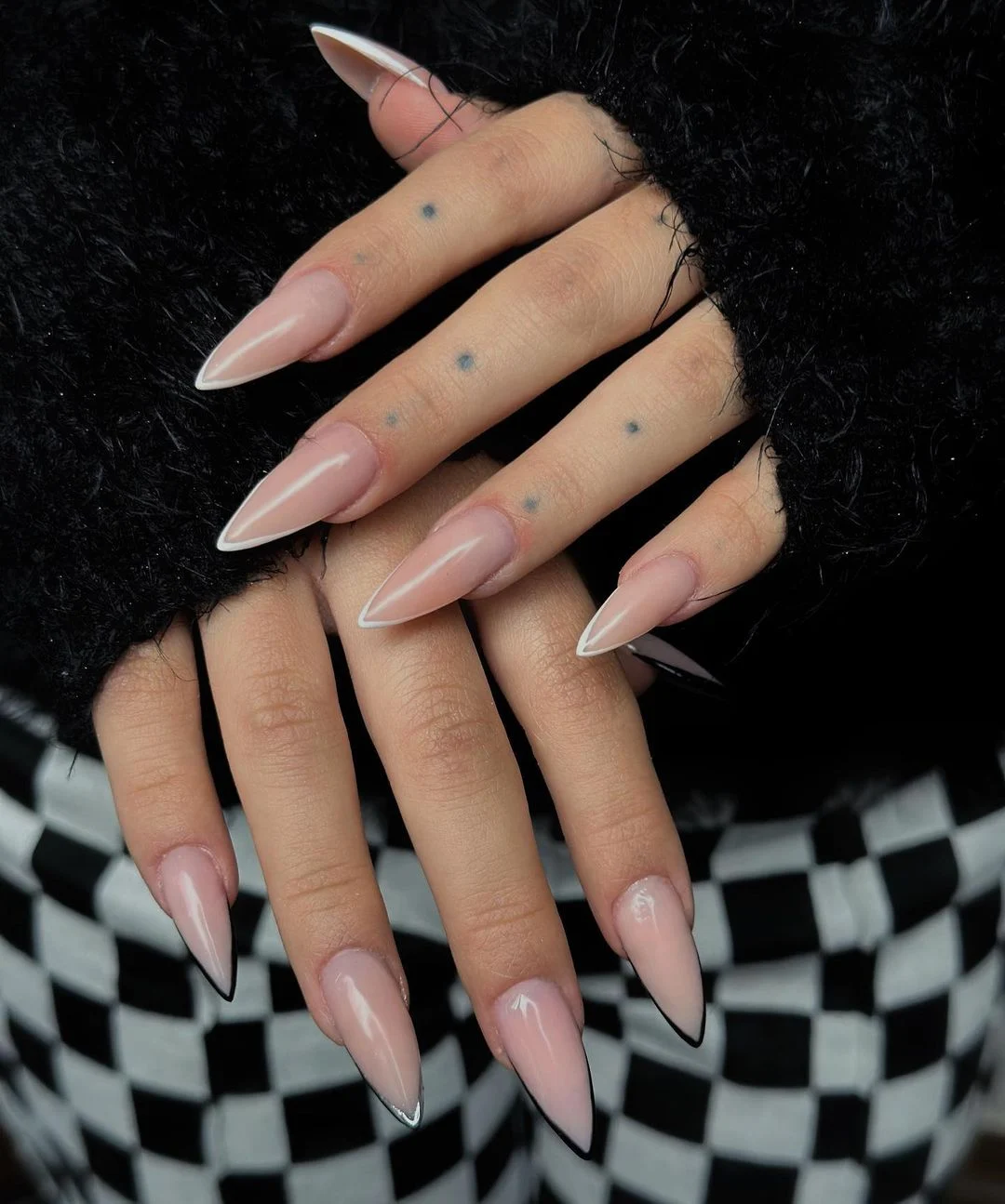 Unhas Stiletto com Animal Print: O Toque Selvagem para o Seu Look