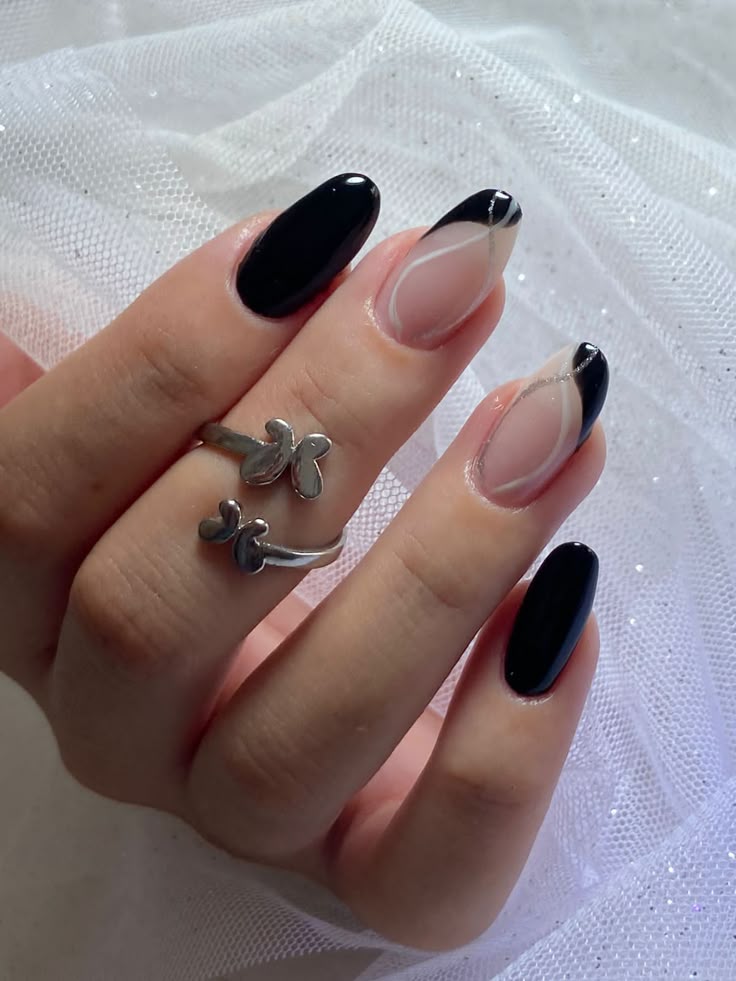5 ideias de títulos para posts sobre unhas pretas:
1. Unhas Pretas: 7 Estilos Incríveis para Arrasar em Qualquer Ocasião
2. Do Minimalista ao Luxo: Como Usar Unhas Pretas Decoradas a Seu Favor
3. Tendências 2025: As Unhas Pretas Mais Chiques e Modernas
4. Unhas Pretas com Glitter e Pedrarias: Brilho e Sofisticação Garantidos
5. Guia Completo: Dicas e Inspirações para Unhas Pretas Perfeitas
