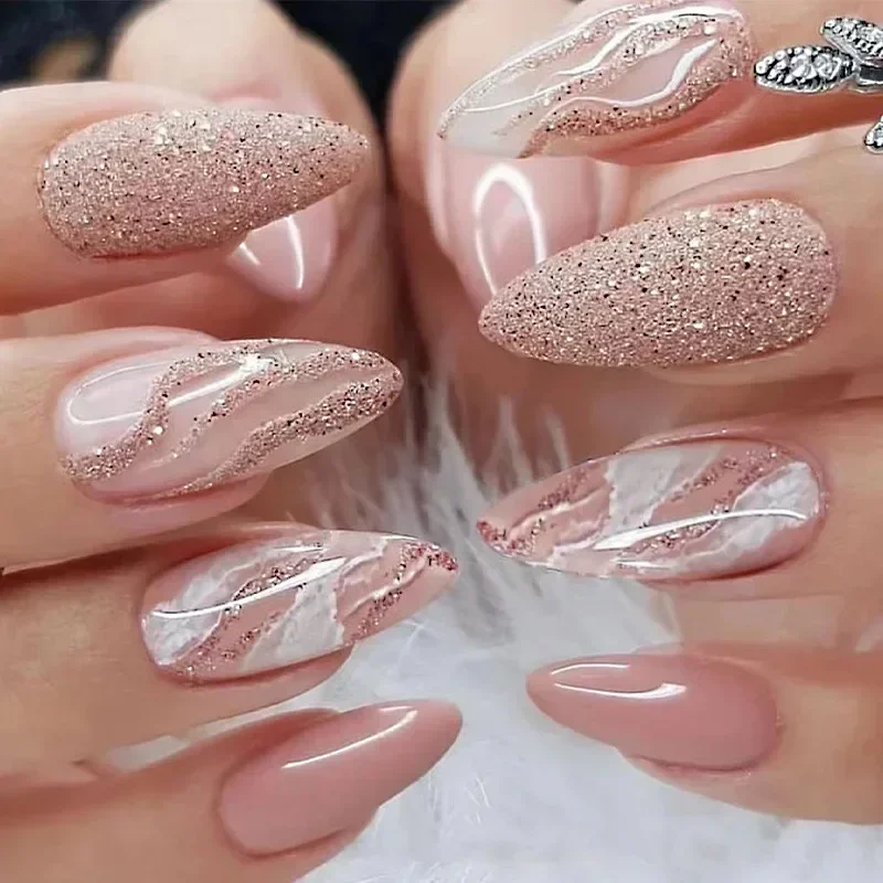 Unhas francesinha curva