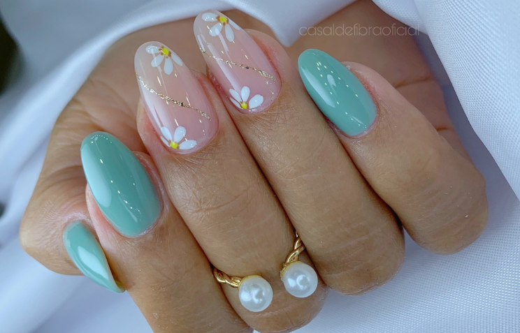 quanto custa fazer unha gel decorada delicada