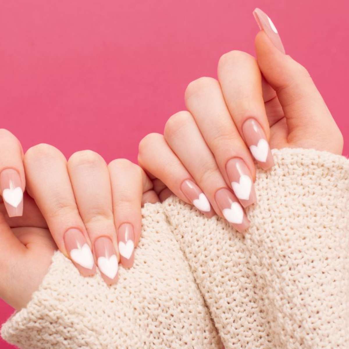 5 ideias de títulos: 1. Unhas Encapsuladas: O Guia Completo para um Look Incrível. 2. Descubra os Segredos das Unhas Encapsuladas com Glitter e Flores. 3. Unhas Encapsuladas: Tendências e Inspirações para Arrasar. 4. Como Fazer Unhas Encapsuladas Perfeitas em Casa. 5. Unhas Encapsuladas: Durabilidade e Brilho que Impressionam.