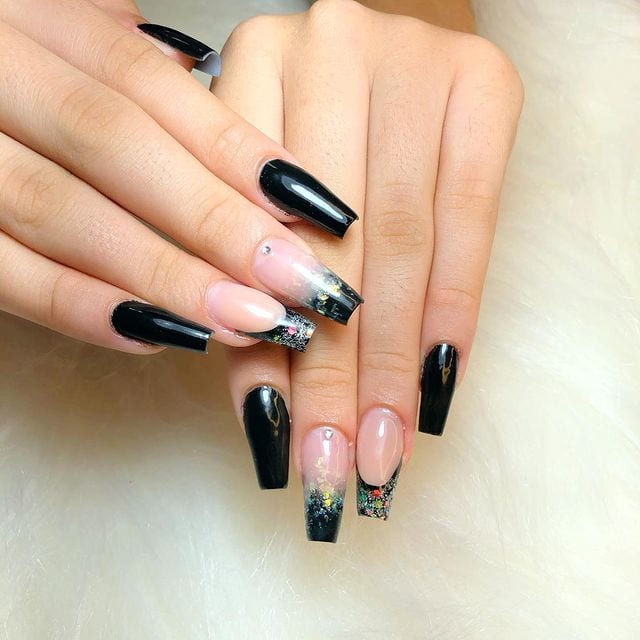 encapsulada unha em gel decorada preta