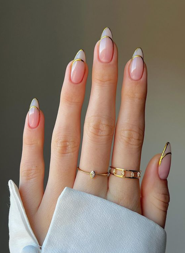 1. Esmaltação em Gel: Mitos e Verdades sobre Danos às Unhas; 2. Guia Completo para uma Esmaltação em Gel Segura e Duradoura; 3. Anvisa e Esmalte em Gel: O Que Você Precisa Saber Sobre Produtos Proibidos; 4. Como Recuperar Suas Unhas Após uma Remoção Incorreta de Gel; 5. Benefícios Reais da Esmaltação em Gel para o Crescimento das Unhas