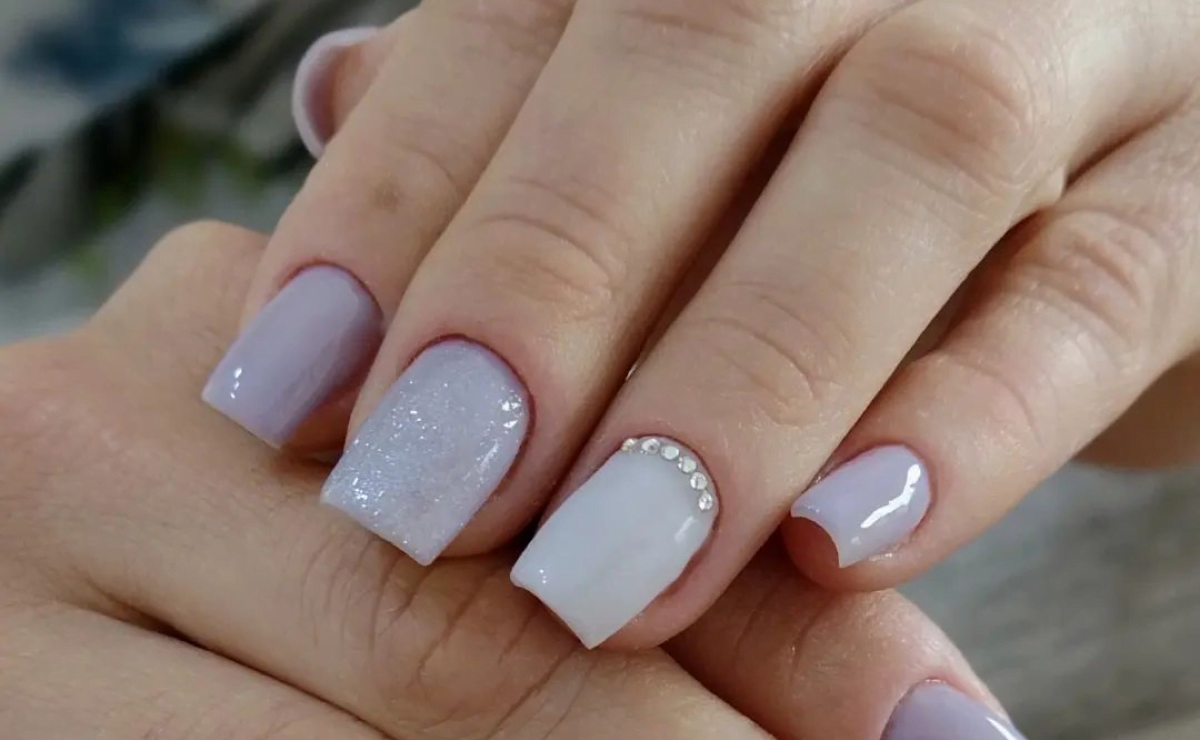 1. Esmaltação em Gel: Mitos e Verdades sobre Danos às Unhas; 2. Guia Completo para uma Esmaltação em Gel Segura e Duradoura; 3. Anvisa e Esmalte em Gel: O Que Você Precisa Saber Sobre Produtos Proibidos; 4. Como Recuperar Suas Unhas Após uma Remoção Incorreta de Gel; 5. Benefícios Reais da Esmaltação em Gel para o Crescimento das Unhas
