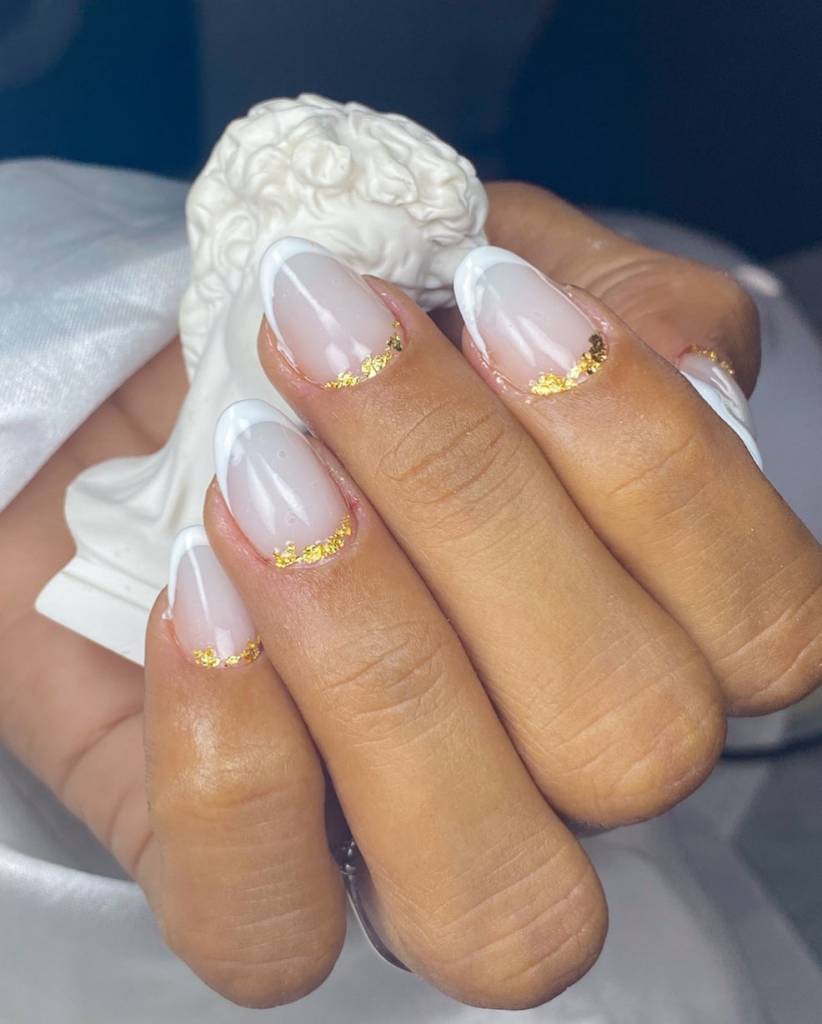 Folha de ouro nas unhas 2024