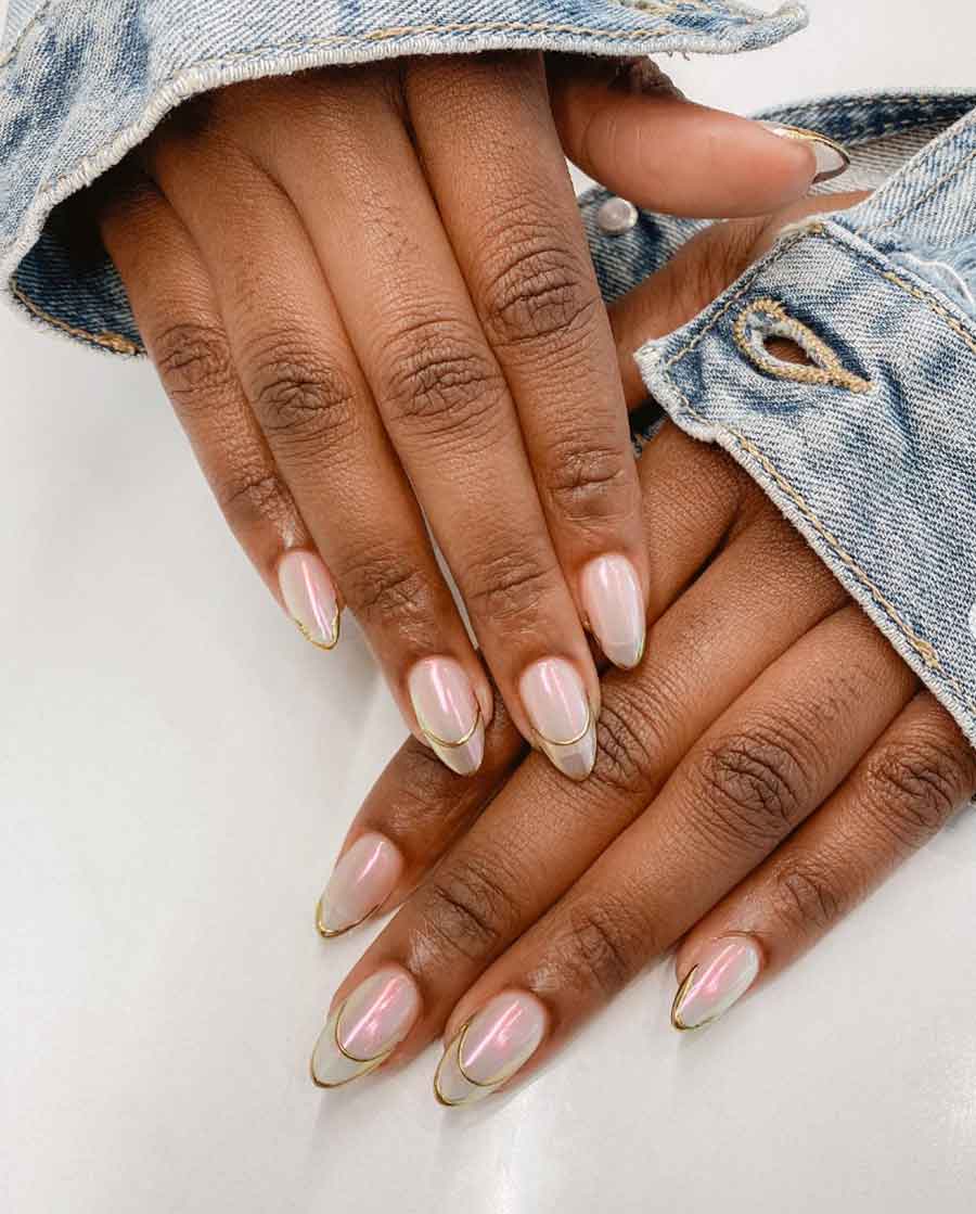 Nail art folha de ouro
