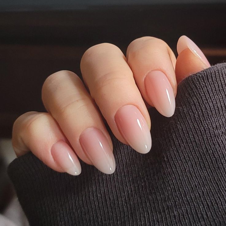Unhas arredondadas vs. Quadradas: Qual a melhor para unhas frágeis?