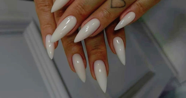 As Melhores Cores de Esmalte para Unhas Amendoadas