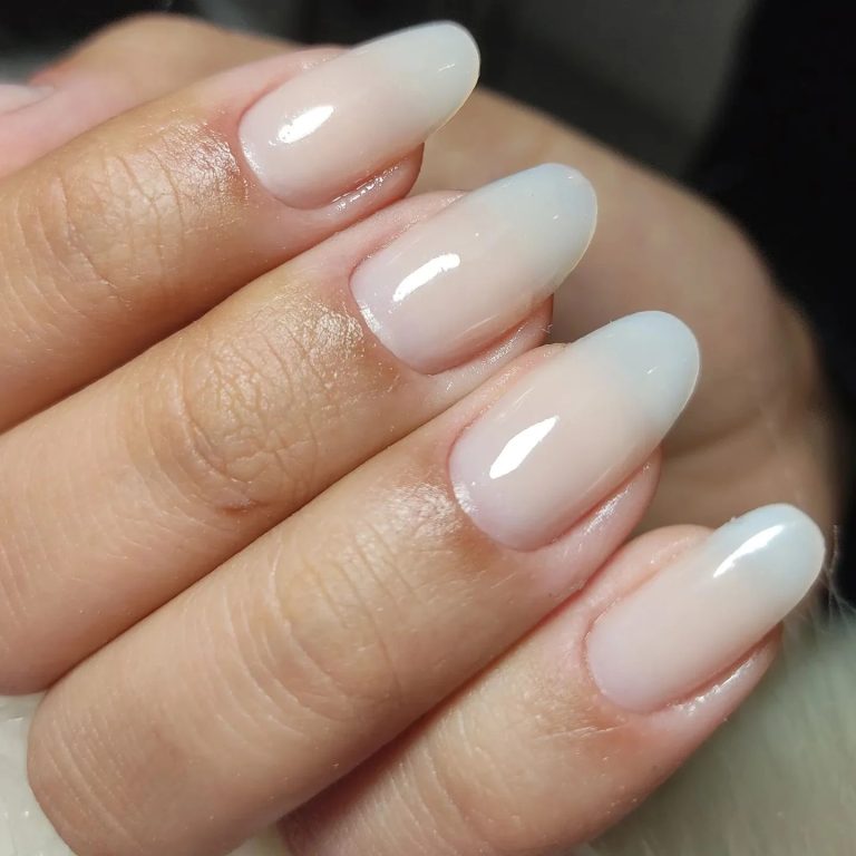 unhas de gel redonda