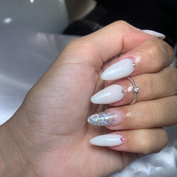 Onde comprar unhas postiças de gel com glitter para 2026