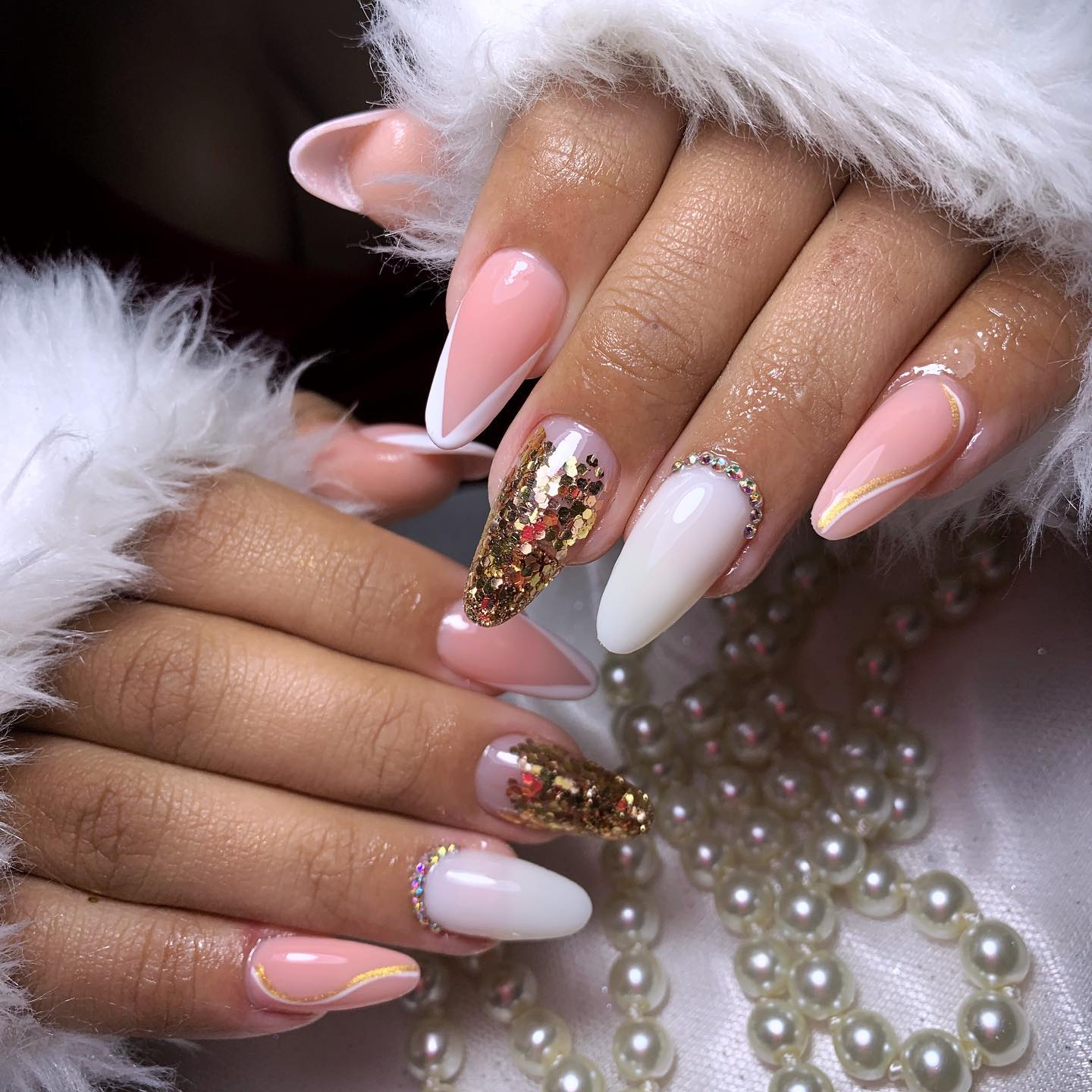 Nail Art em Unhas Postiças: Ideias Criativas e Tendências