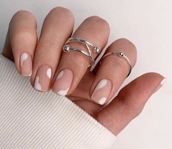 unhas quadradas curtas
