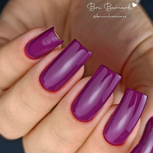 unha roxa com francesinha invertida