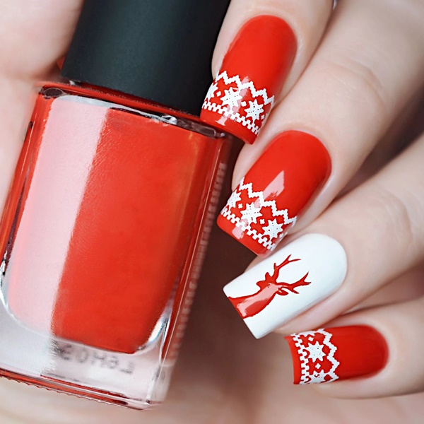 ideias criativas de unhas para o natal com glitter