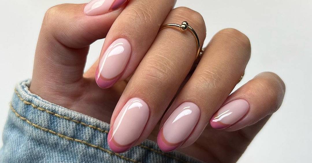 Guia Completo: Francesinha Sorriso em Unhas Amendoadas; Francesinha Invertida: A Tendência de 2026 para Unhas Almond; Inglesinha Colorida em Unhas Amendoadas: Como Fazer e Inspirar-se; Dicas Essenciais para uma Francesinha Perfeita em Unhas Amendoadas; Francesinha com Glitter e Cromada: Brilho e Sofisticação para Unhas Almond