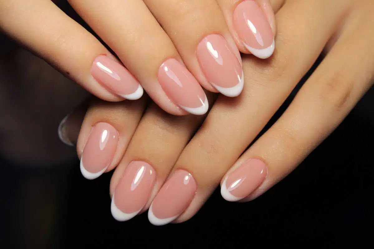 Dominando o Carimbo de Unha: Seu Aliado para Francesinhas Sem Erro