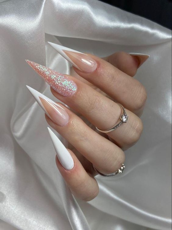 unha stiletto com francesinha dupla