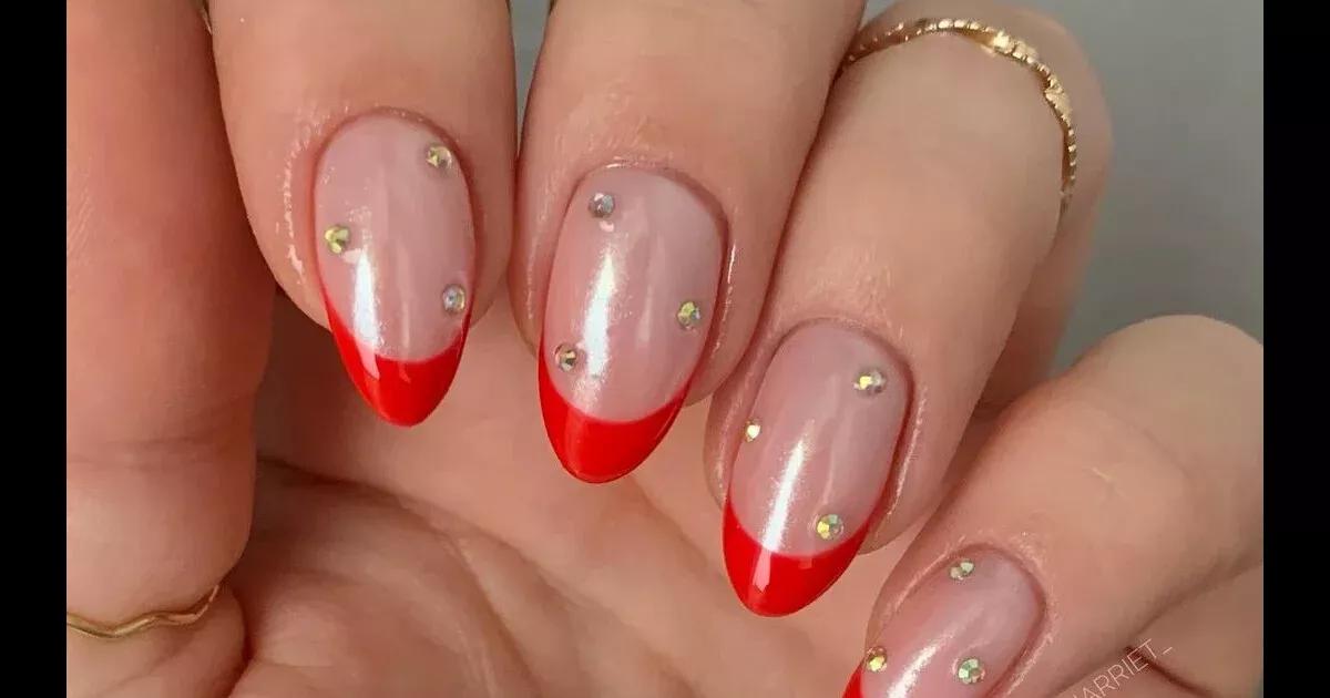 5 ideias de títulos:
1. Francesinha Vermelha: Tendências e Inspirações para Unhas Incríveis
2. Guia Completo: Como Fazer a Francesinha Vermelha Perfeita
3. Variações da Francesinha Vermelha: Do Clássico ao Moderno
4. Dicas de Ouro para uma Francesinha Vermelha Duradoura e Elegante
5. Francesinha Vermelha: Escolha o Tom e Formato Ideal para Você